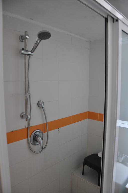 Sky Home Apartment Jabotinsky 8 Bat Yam Esterno foto