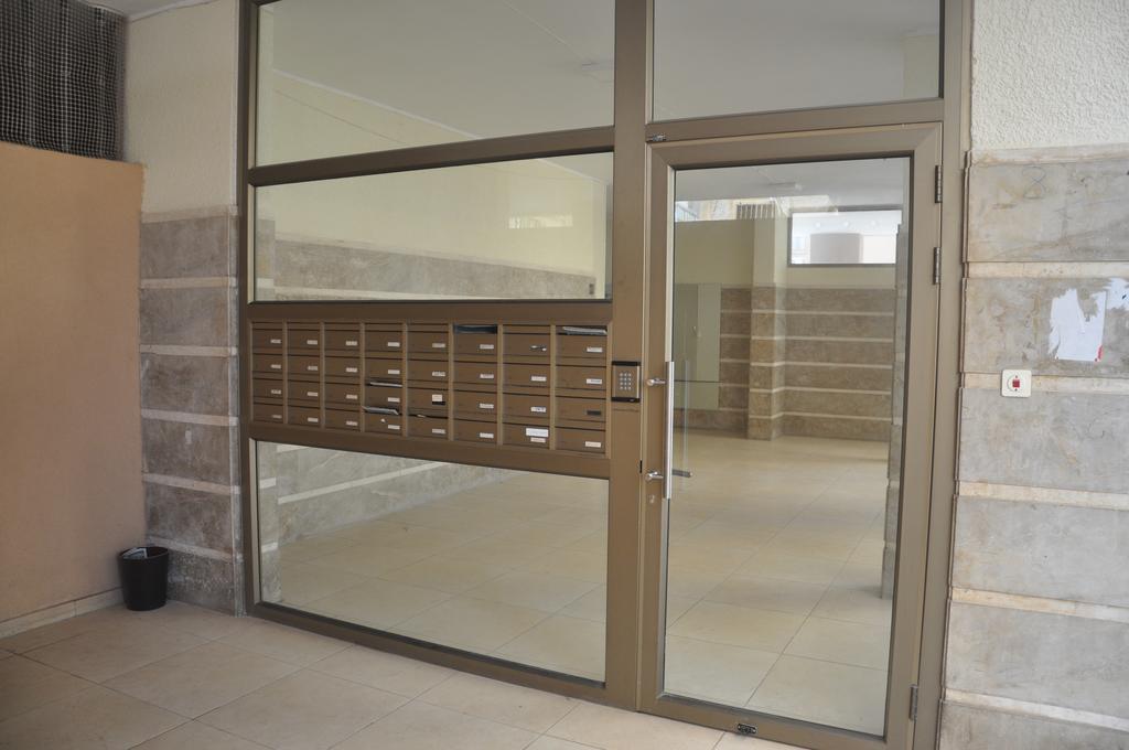 Sky Home Apartment Jabotinsky 8 Bat Yam Esterno foto
