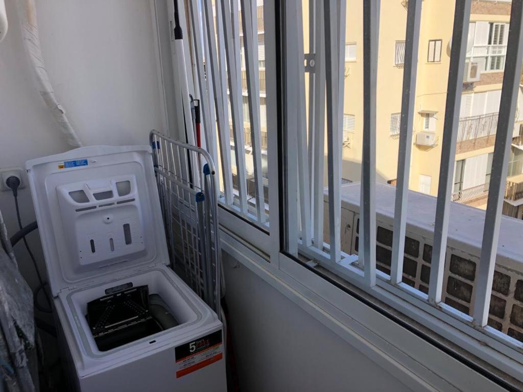 Sky Home Apartment Jabotinsky 8 Bat Yam Esterno foto